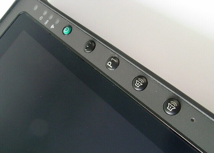 全強(qiáng)固式平板電腦神基F110